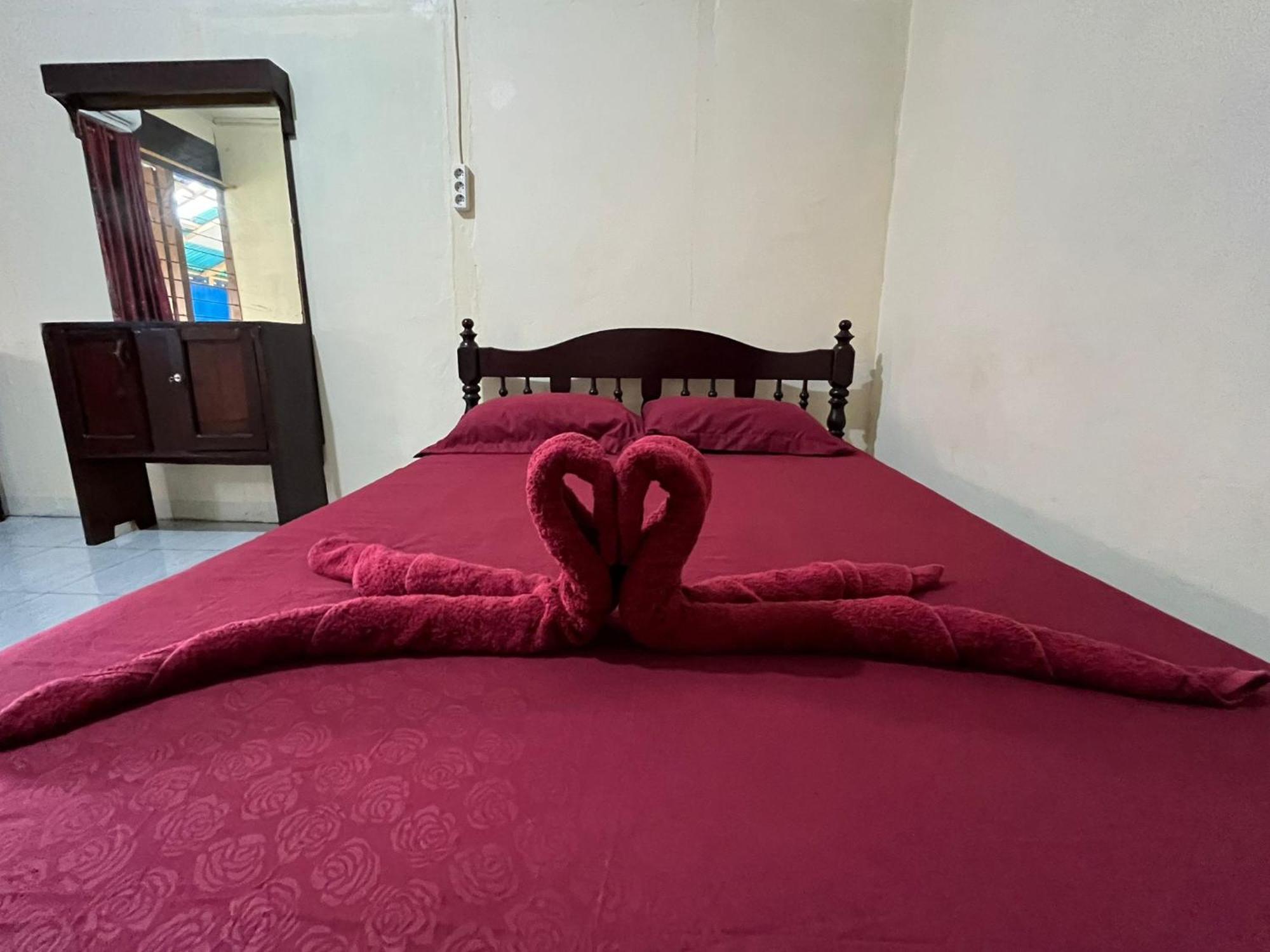 El Homestay Bunaken Exterior photo